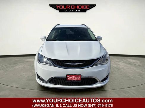 Used 2020 Chrysler Pacifica Touring-L Plus FWD image 8