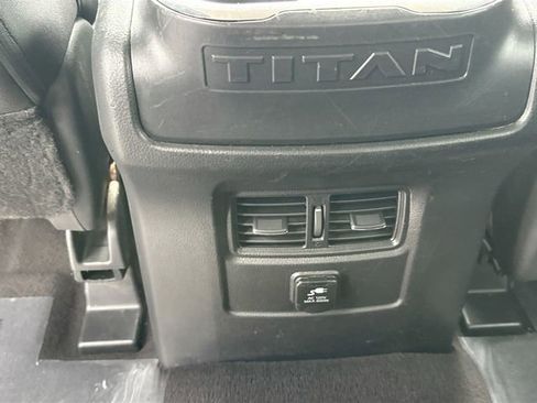 Used 2017 Nissan Titan SV image 25