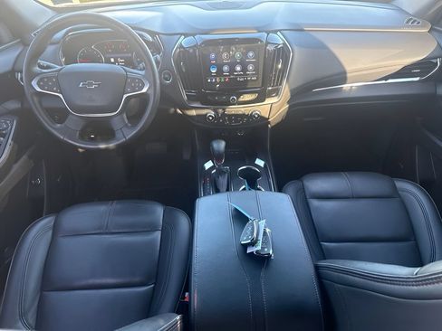 Used 2023 Chevrolet Traverse RS AWD/4WD image 10