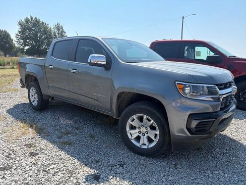 Used 2022 Chevrolet Colorado LT w/ Chrome Appearance Package RWD image 4