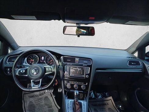 Used 2017 Volkswagen Golf S image 12