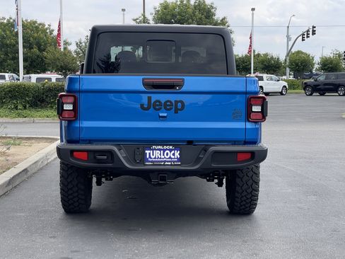 New 2026 Jeep Gladiator Sport AWD/4WD image 4