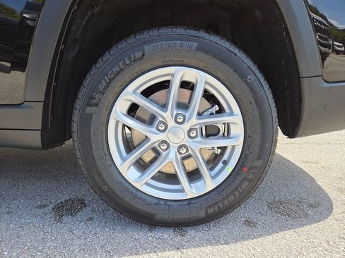 New 2026 Jeep Grand Cherokee L Laredo RWD image 7