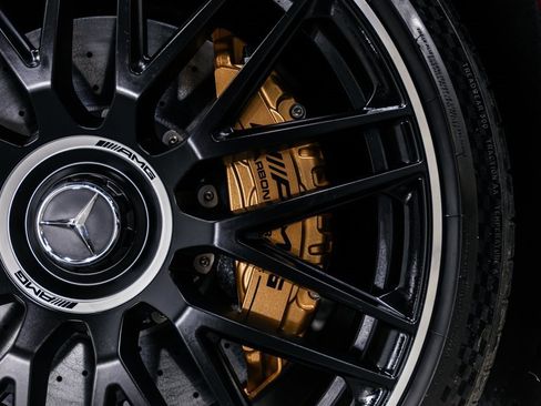 Used 2022 Mercedes-Benz SL 63 AMG 4MATIC w/ AMG Aerodynamic Package image 40