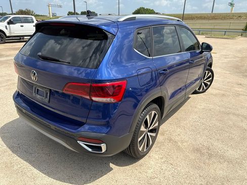 Used 2023 Volkswagen Taos SE FWD image 11