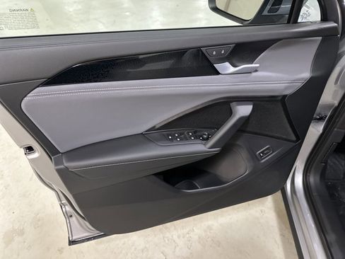 New 2026 Volkswagen Tiguan SE image 18