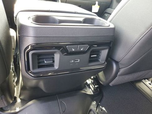 New 2026 GMC Sierra 1500 AT4 w/ AT4 Premium Package AWD/4WD image 17