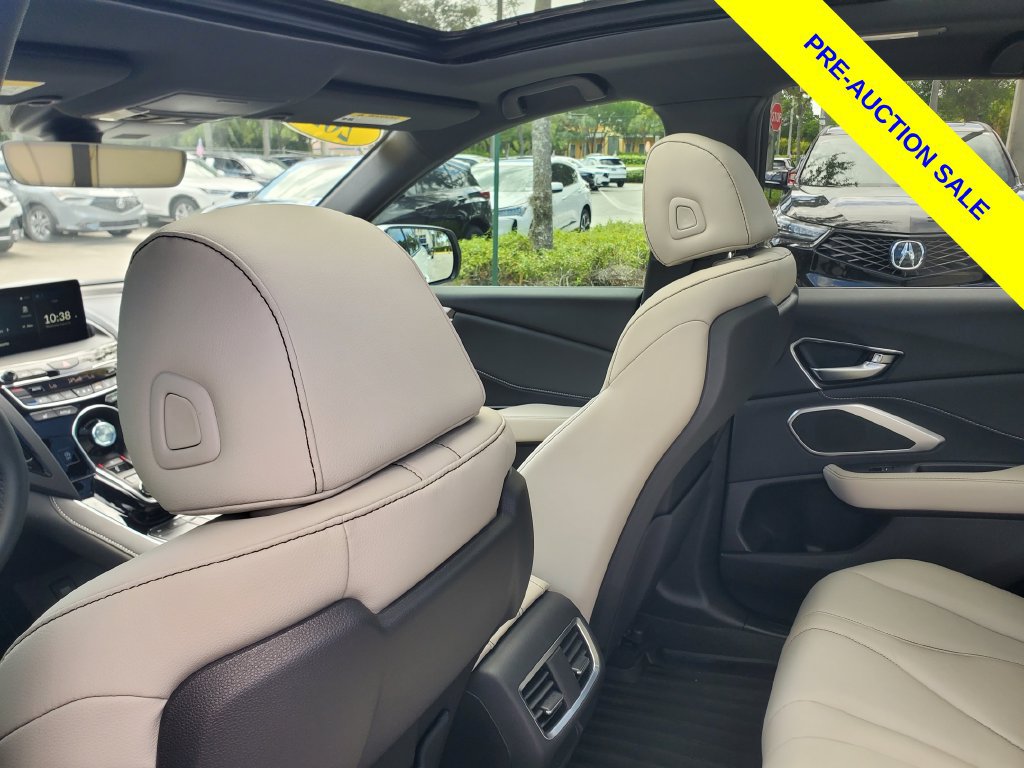 Used 2025 Acura RDX SH-AWD image 11
