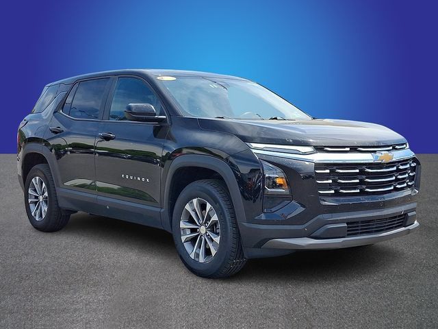 Used 2025 Chevrolet Equinox LT AWD/4WD image 3