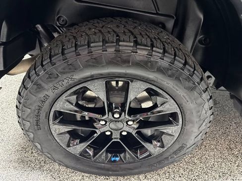 Used 2022 Jeep Wrangler Unlimited Sahara AWD/4WD image 22