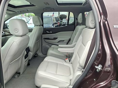 Certified 2017 GMC Acadia SLT FWD image 10
