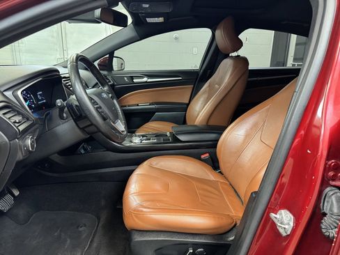 Used 2019 Ford Fusion Titanium image 12