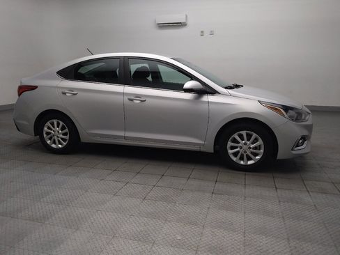Used 2022 Hyundai Accent SEL FWD image 11