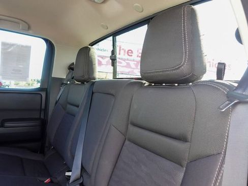 Used 2023 Nissan Frontier SV w/ Technology Package image 29