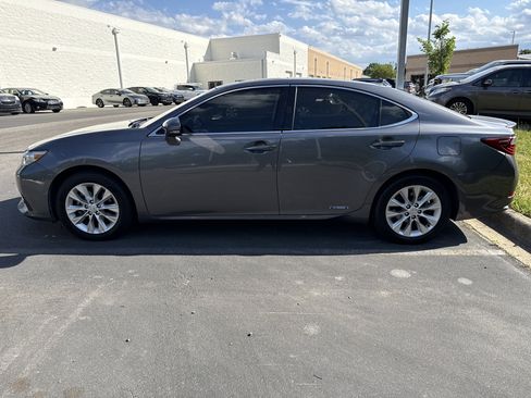Used 2013 Lexus ES 300h w/ Luxury Pkg image 7