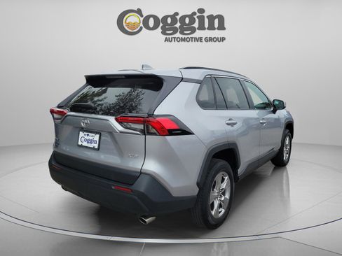 Used 2024 Toyota RAV4 XLE FWD image 3
