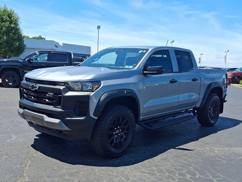Used 2024 Chevrolet Colorado Trail Boss w/ Technology Package AWD/4WD image 3