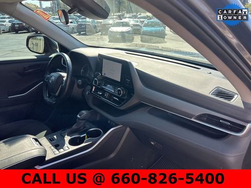 Used 2023 Toyota Highlander LE image 9