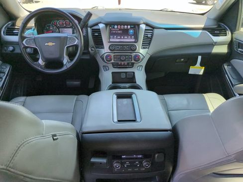 Used 2018 Chevrolet Tahoe LT w/ LT Signature Package RWD image 17