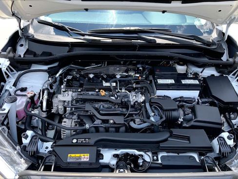 Used 2025 Toyota Corolla Cross XLE w/ Convenience Package FWD image 30