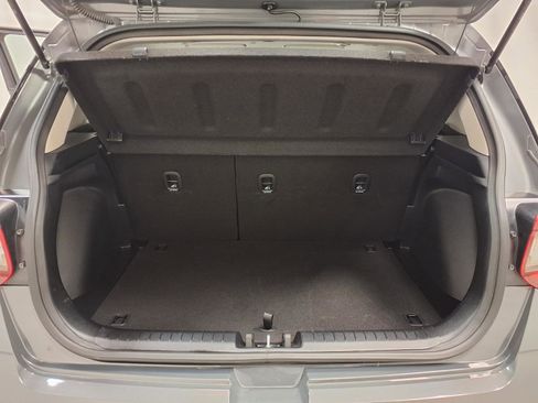 Used 2025 Hyundai Venue SEL FWD image 29
