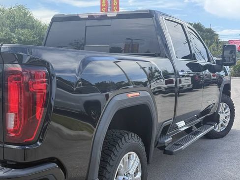 Used 2022 GMC Sierra 3500 Denali w/ Denali Ultimate Package AWD/4WD image 8