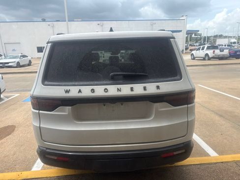 Used 2024 Jeep Wagoneer Series II AWD/4WD image 6