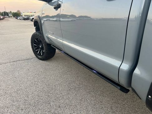 Used 2020 Toyota Tundra SR5 w/ SR5 Leather Package AWD/4WD image 11