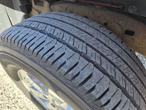 Used 2011 GMC Canyon SLE image 52