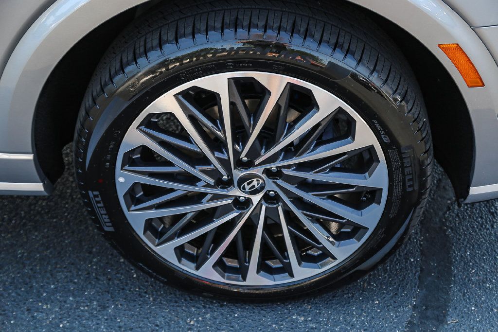 Certified 2026 Hyundai Palisade Calligraphy AWD/4WD image 12