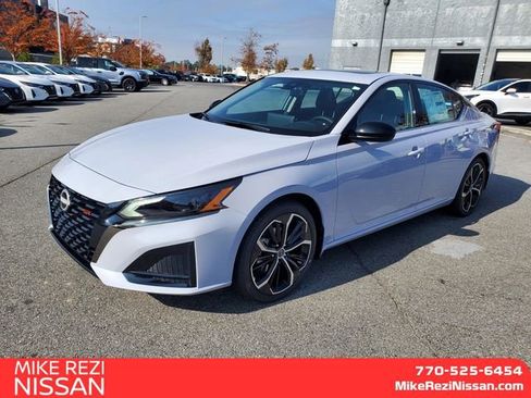 New 2025 Nissan Altima 2.5 SR w/ SR Premium Package image 5