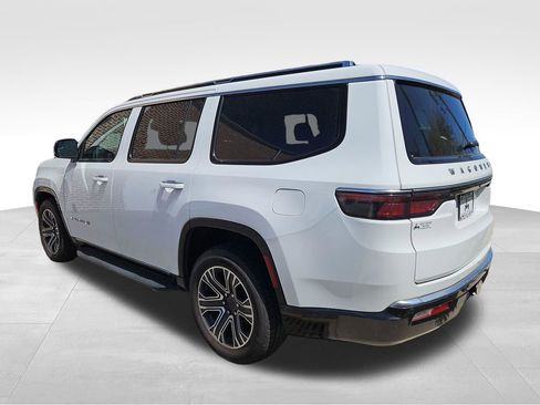 Used 2024 Jeep Wagoneer Series II w/ Flexible Seating Group image 5