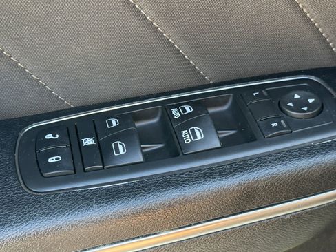 Used 2016 Dodge Charger SXT image 25