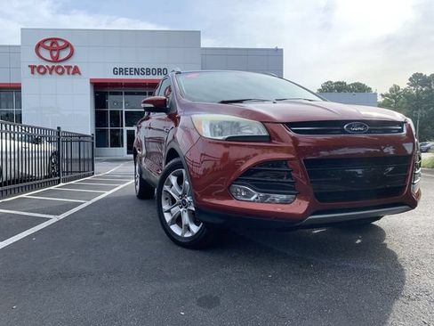 Used 2015 Ford Escape Titanium AWD/4WD image 2