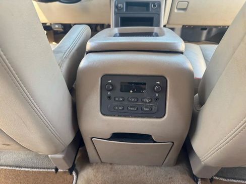 Used 2004 Chevrolet Tahoe LT w/ LT Preferred Equipment Group AWD/4WD image 19