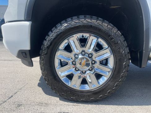 Used 2024 Chevrolet Silverado 2500 High Country w/ High Country Premium Package AWD/4WD image 31