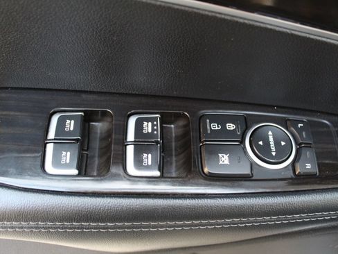 Used 2020 Kia Sorento LX FWD image 28