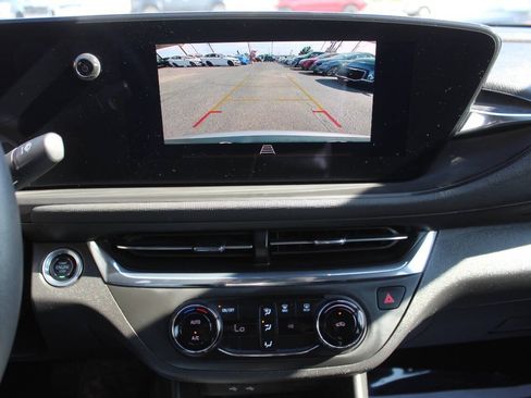 Used 2025 Buick Envista Preferred FWD image 22