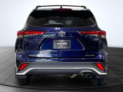 Used 2023 Toyota Highlander XSE AWD/4WD image 4