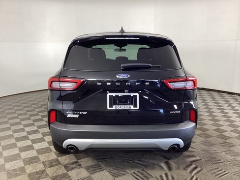 Used 2023 Ford Escape Active AWD/4WD image 3
