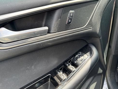 Used 2015 Ford Edge SEL FWD image 10