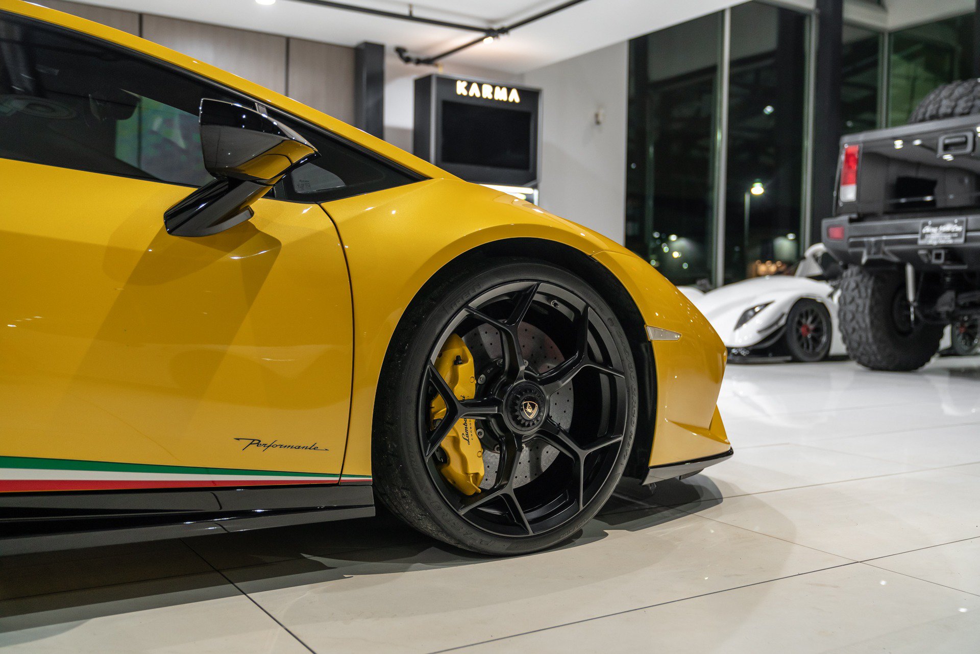Used 2018 Lamborghini Huracan Performante AWD/4WD image 47