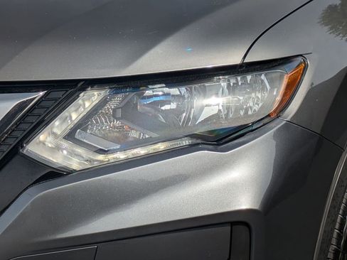 Used 2017 Nissan Rogue S AWD/4WD image 7