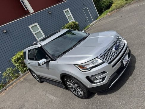 Used 2017 Ford Explorer Platinum AWD/4WD image 11