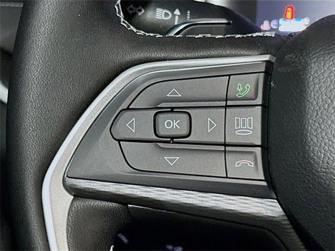 New 2025 Jeep Grand Cherokee Altitude image 28