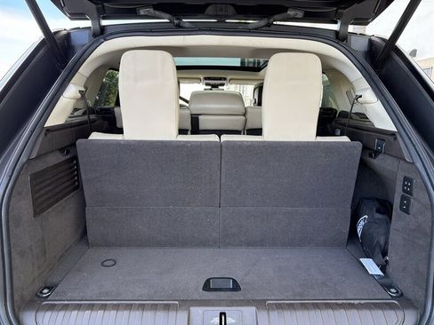 Used 2018 Land Rover Range Rover Sport HSE image 19