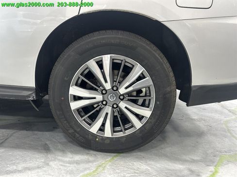 Used 2020 Nissan Pathfinder S AWD/4WD image 16