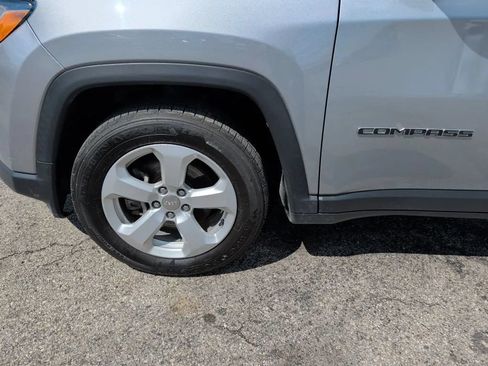 Used 2021 Jeep Compass Latitude FWD image 9