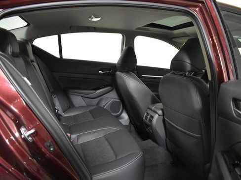 Used 2025 Nissan Altima 2.5 SL image 34