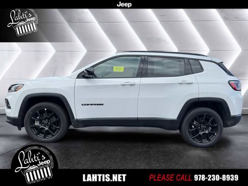 New 2026 Jeep Compass Latitude image 3